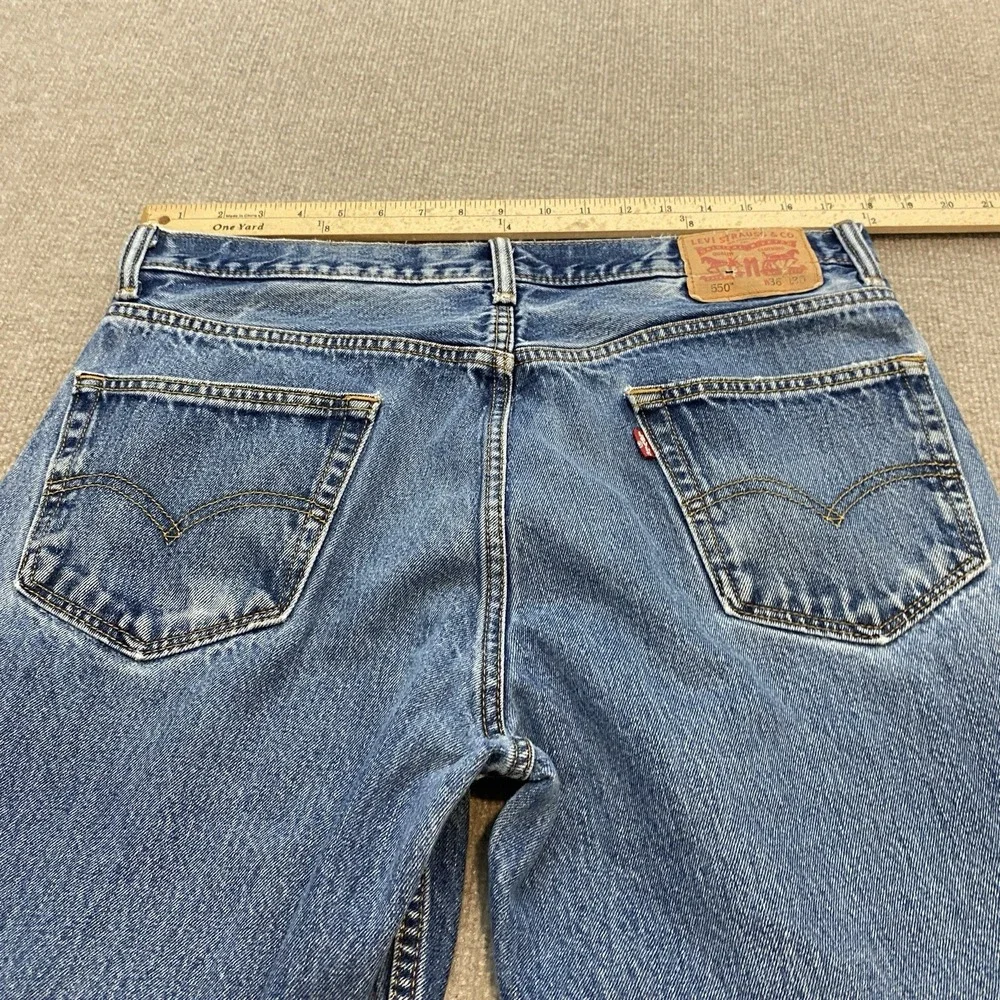 Levis 550 Jeans Mens 36 Fits 35x29 Tapered Baggy Distressed Denim Classic 90s